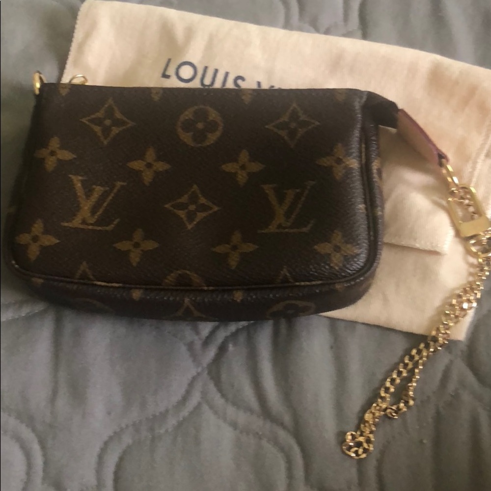 Louis Vuitton mimi pochette